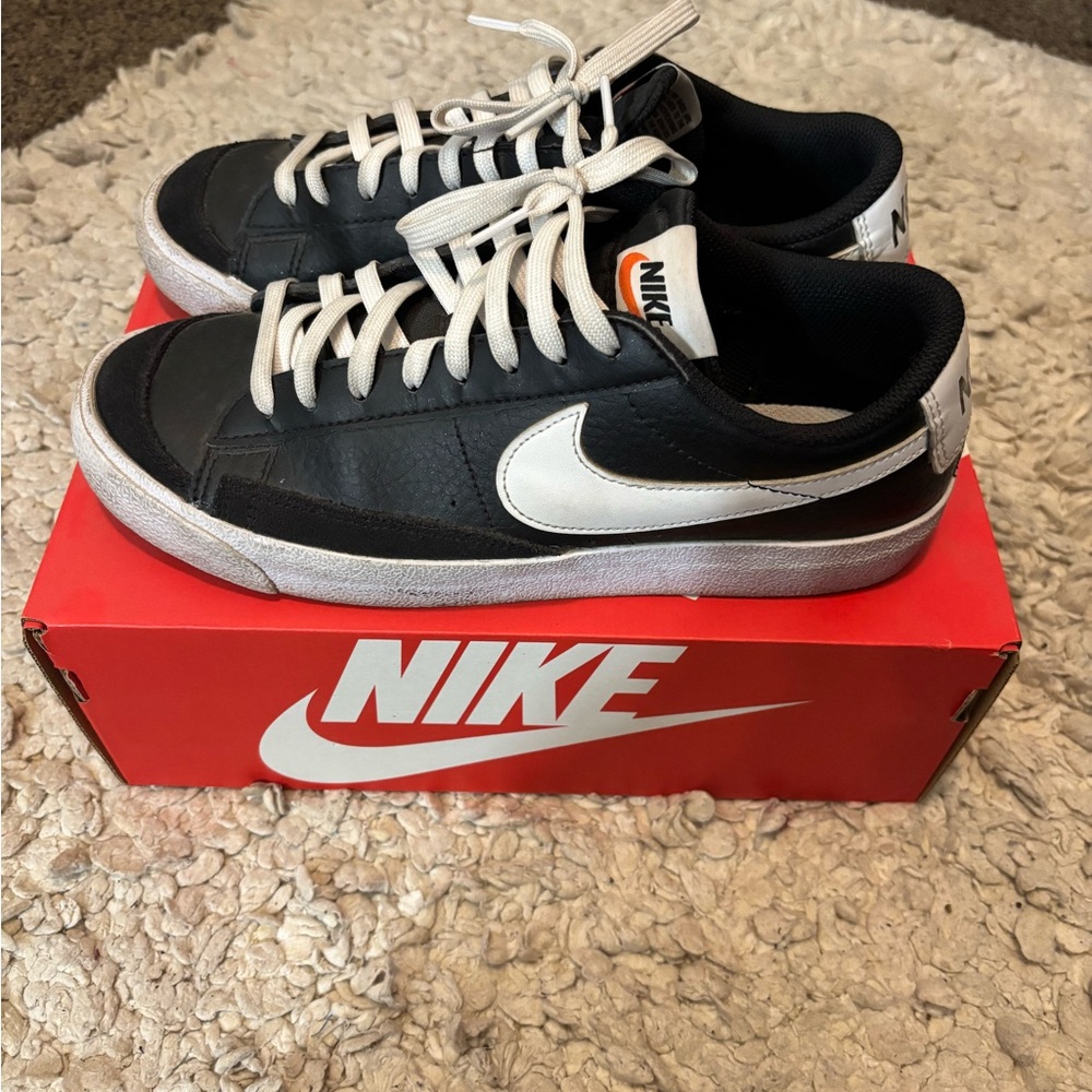 Nike Black and White Low-Top ‘77 Blazer Sneakers 7Y 8.5W 7M